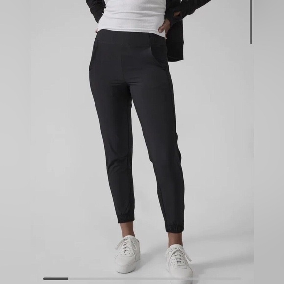 Athleta Brooklyn Jogger Pants Travel Commute Pull On Comfy Black Sz 4 - Picture 1 of 13